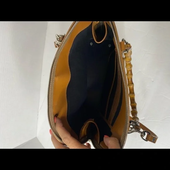 Classic Dooney & Bourke Zip-Zip Tan Croc Satchel - Picture 9 of 13